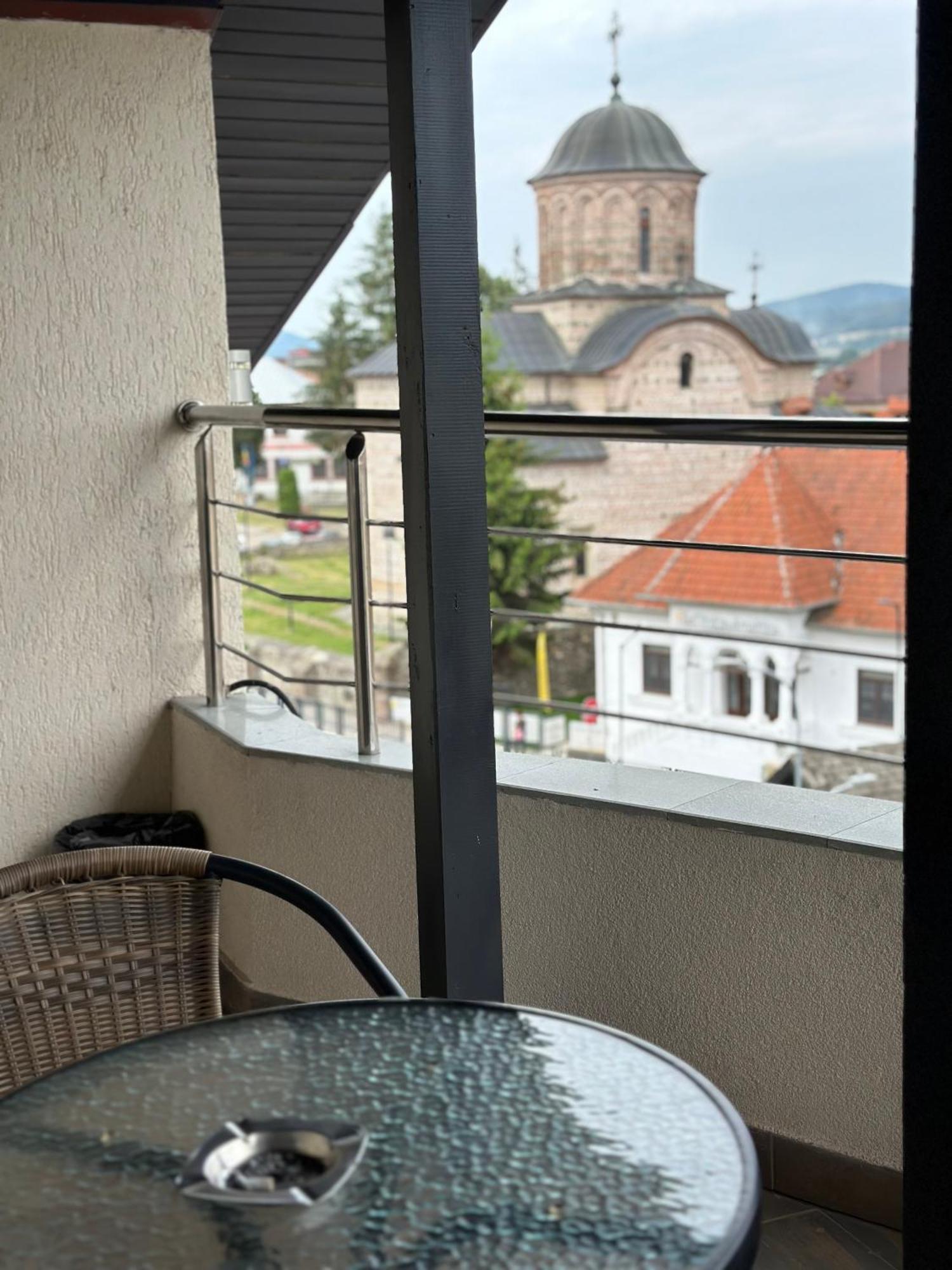 Hotel Thr Center Curtea de Argeş Exterior foto